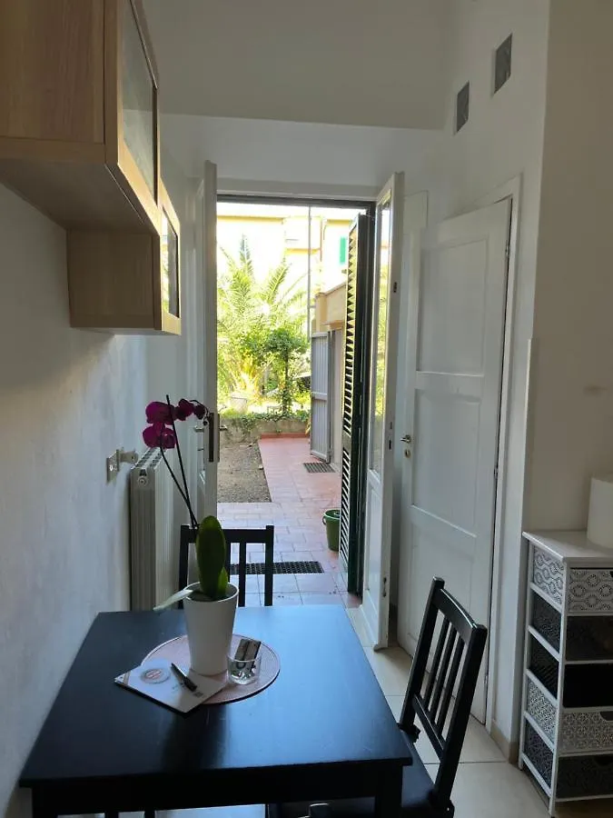 Apartment B&B Cristina Garden Pisa Italy
